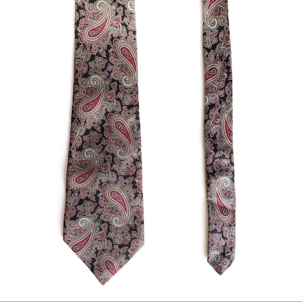 Christian Dior All Silk Tie Paisley Pattern 3.5”